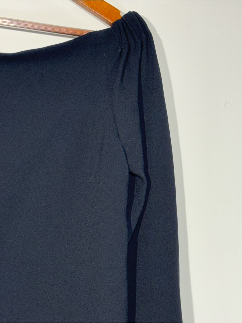 Babaton Off-the-Shoulder Black Blouse Size S - Picture 10 of 10